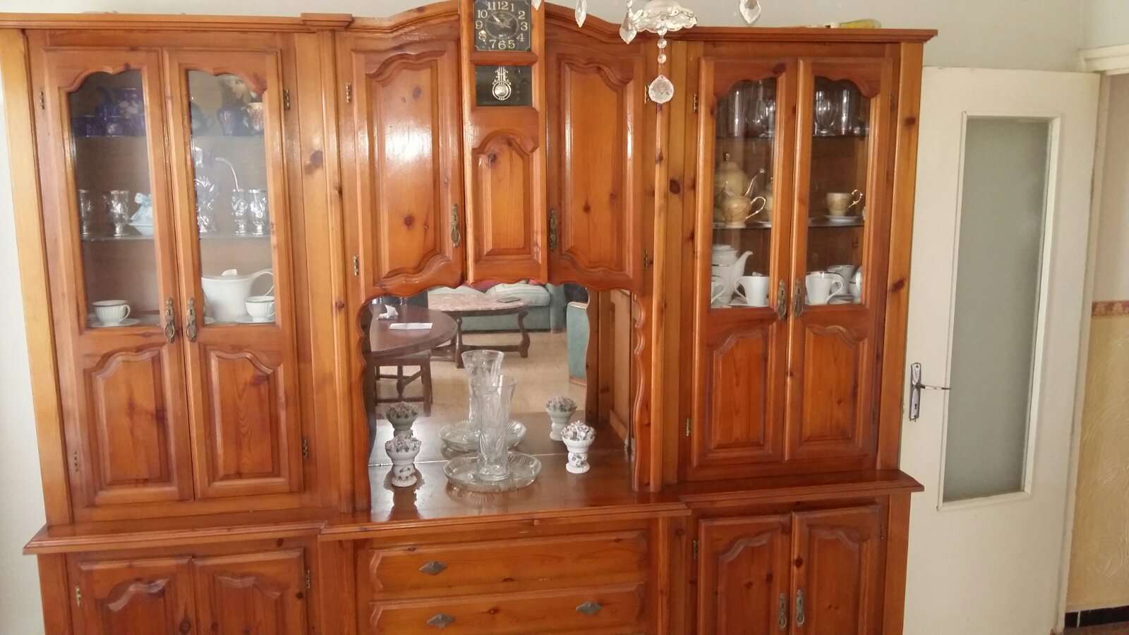 Bibliotheque et argenterie 