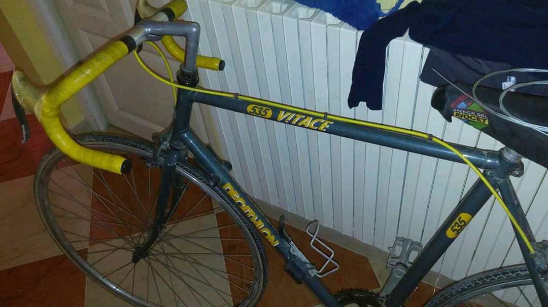 Velo course marque decathlon 