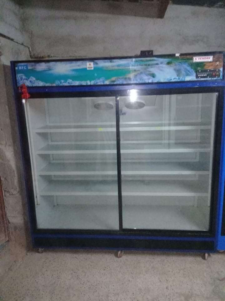 ثلاجات في حالة جيدة 