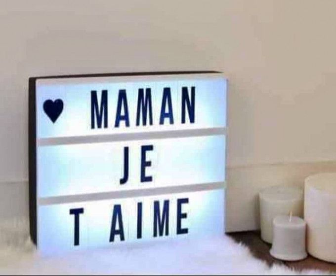 علبة الحروف المضيئة
