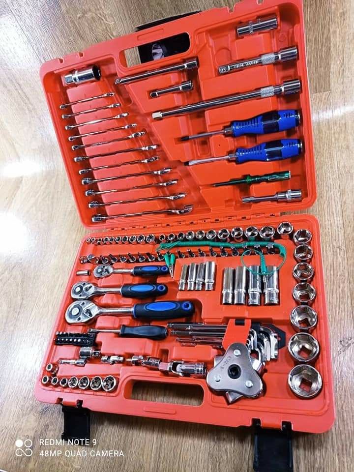 Nouvelle Caisse a outille 121pcs ? SRUNV