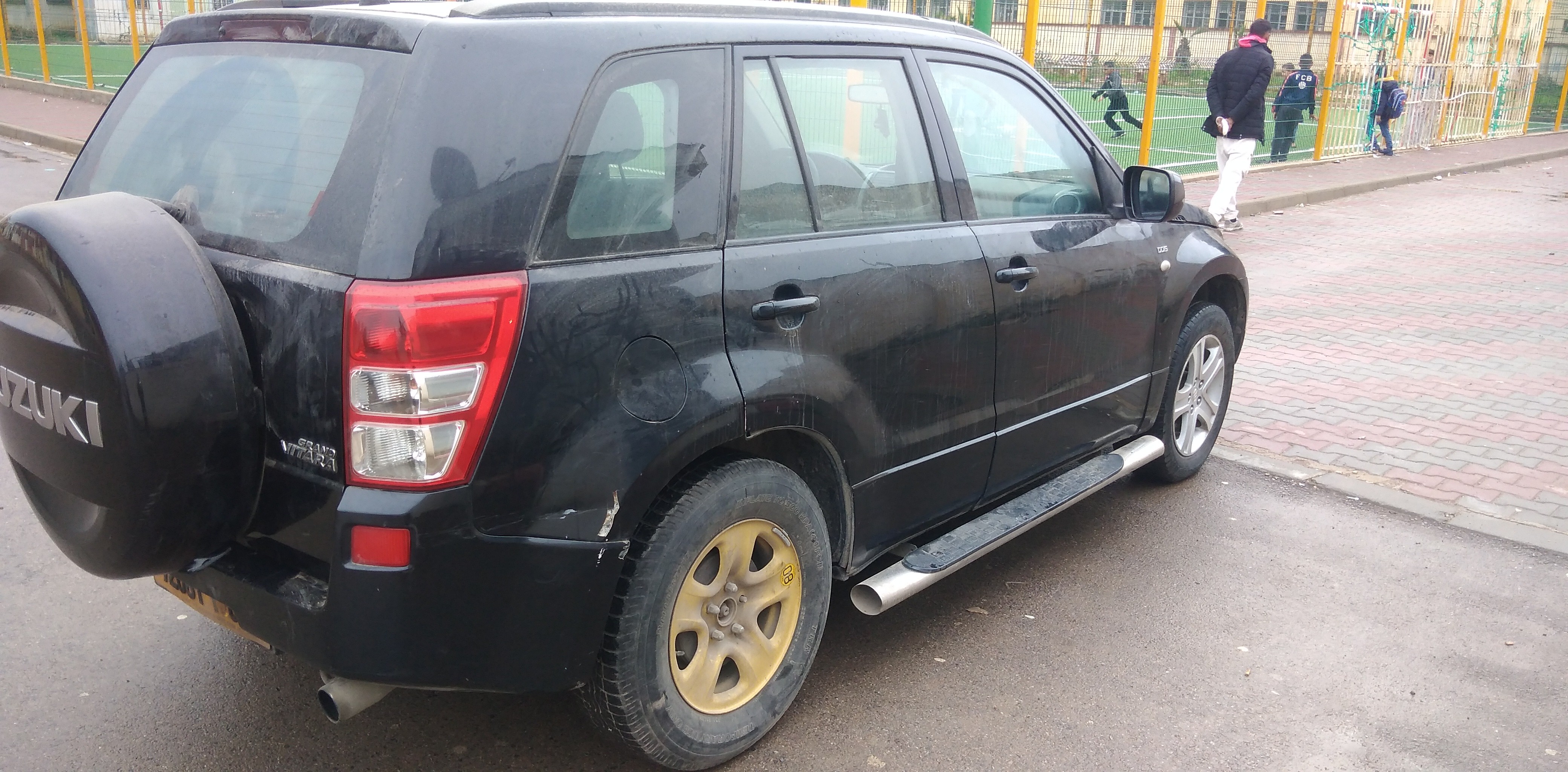 فيطارا سوزوكي 2008 موتور 1.9 tdi فيها لال افو كوتي شيفور و راكور لال اريار و عندها رادياتور تاربو و تاربو تاعها عيان 0784249352