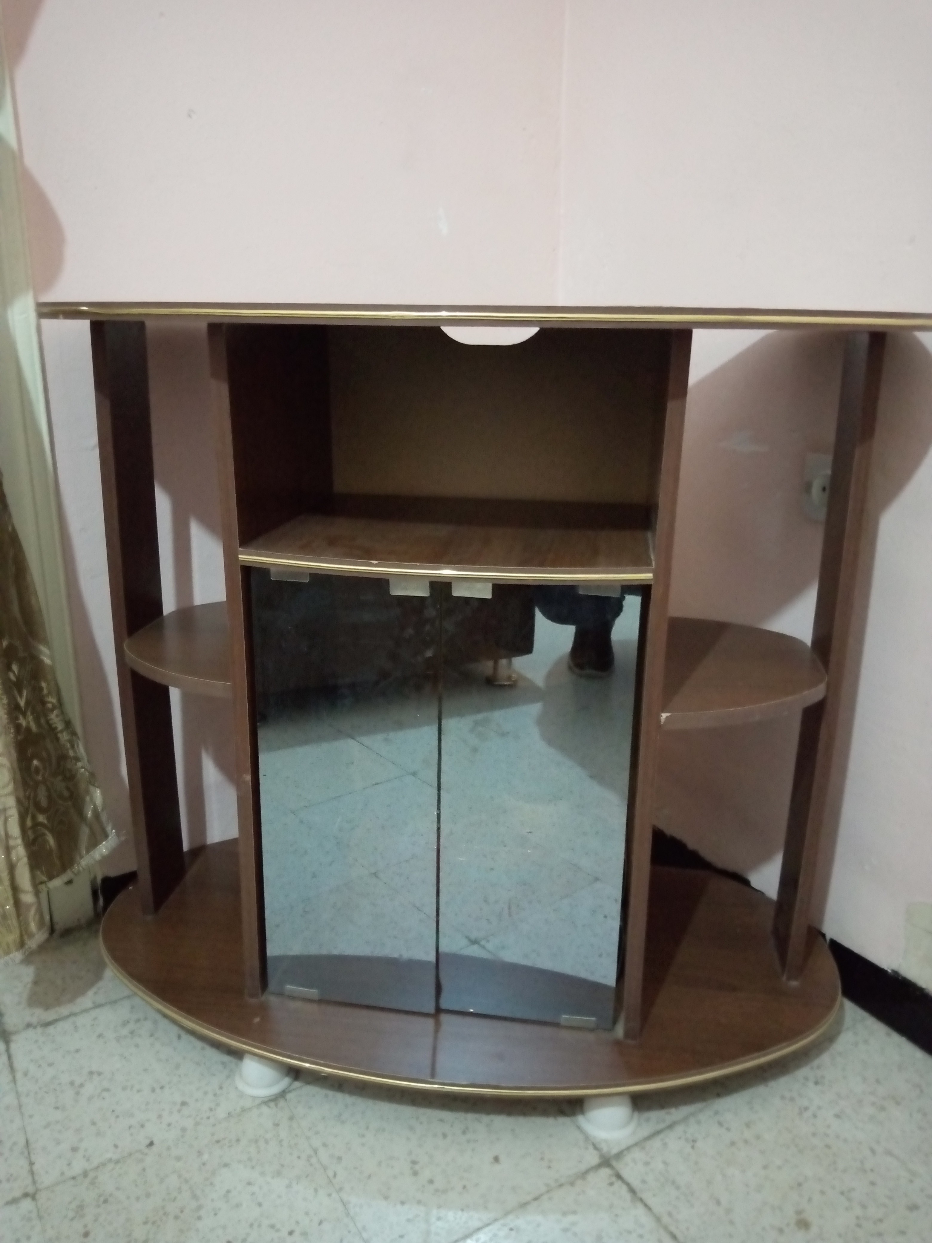 طاولة تلفاز